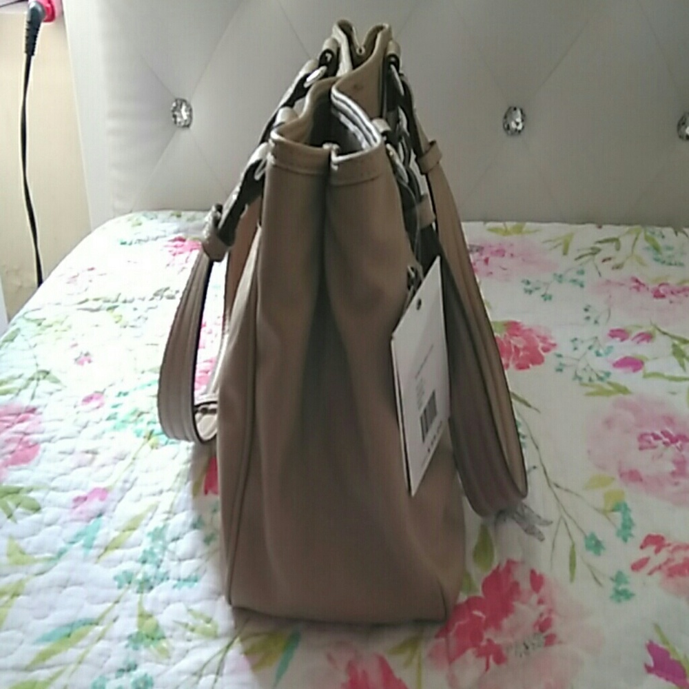 Tyler Rodan Purse | Bolsa - Picture 2 of 2